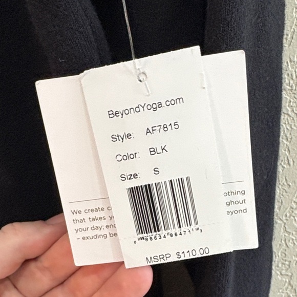 Beyond Yoga Men's Black Zip-Up Sweater - Picture 2 of 8